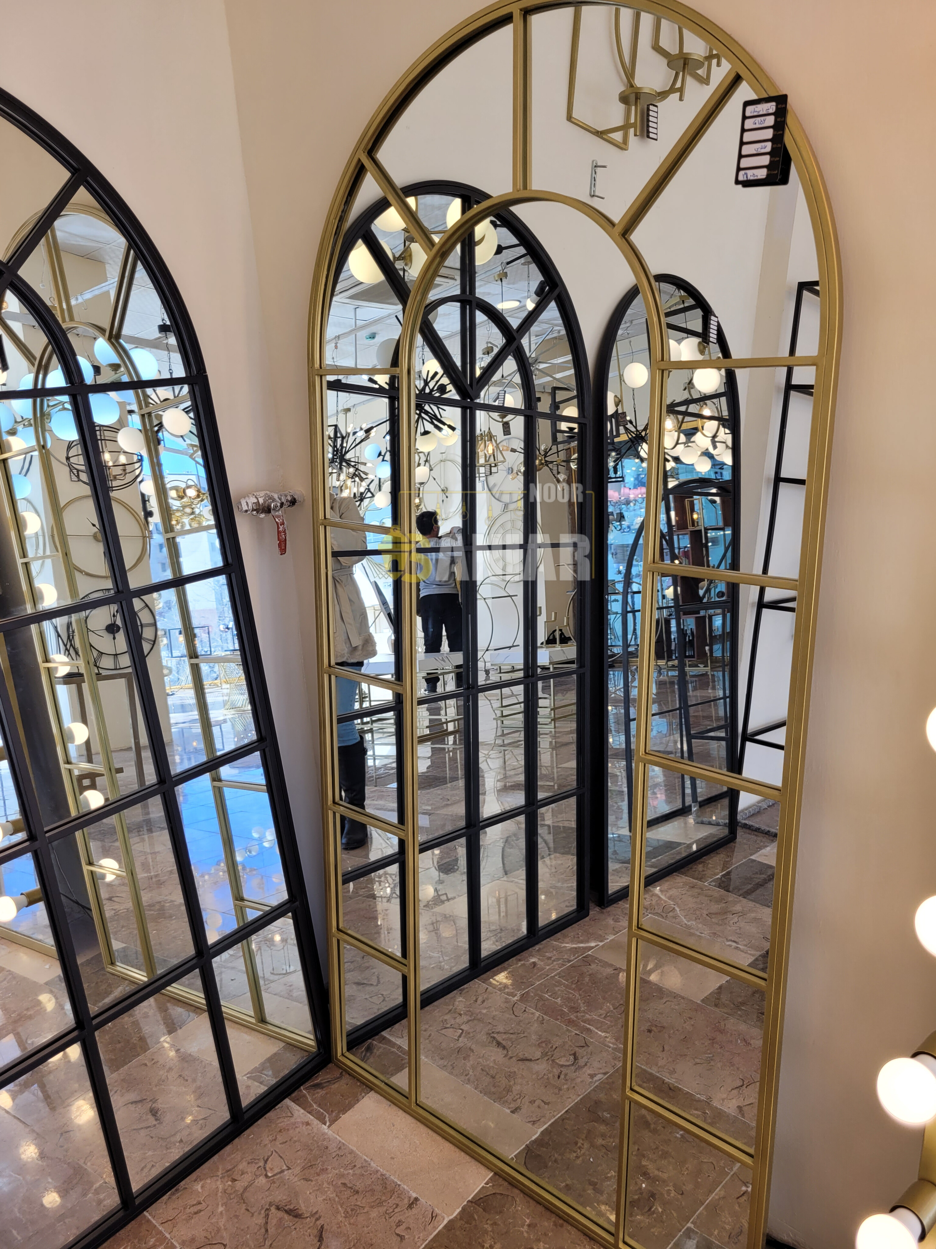 آینه قدی مدرن با طراحی گنبدی(E103)