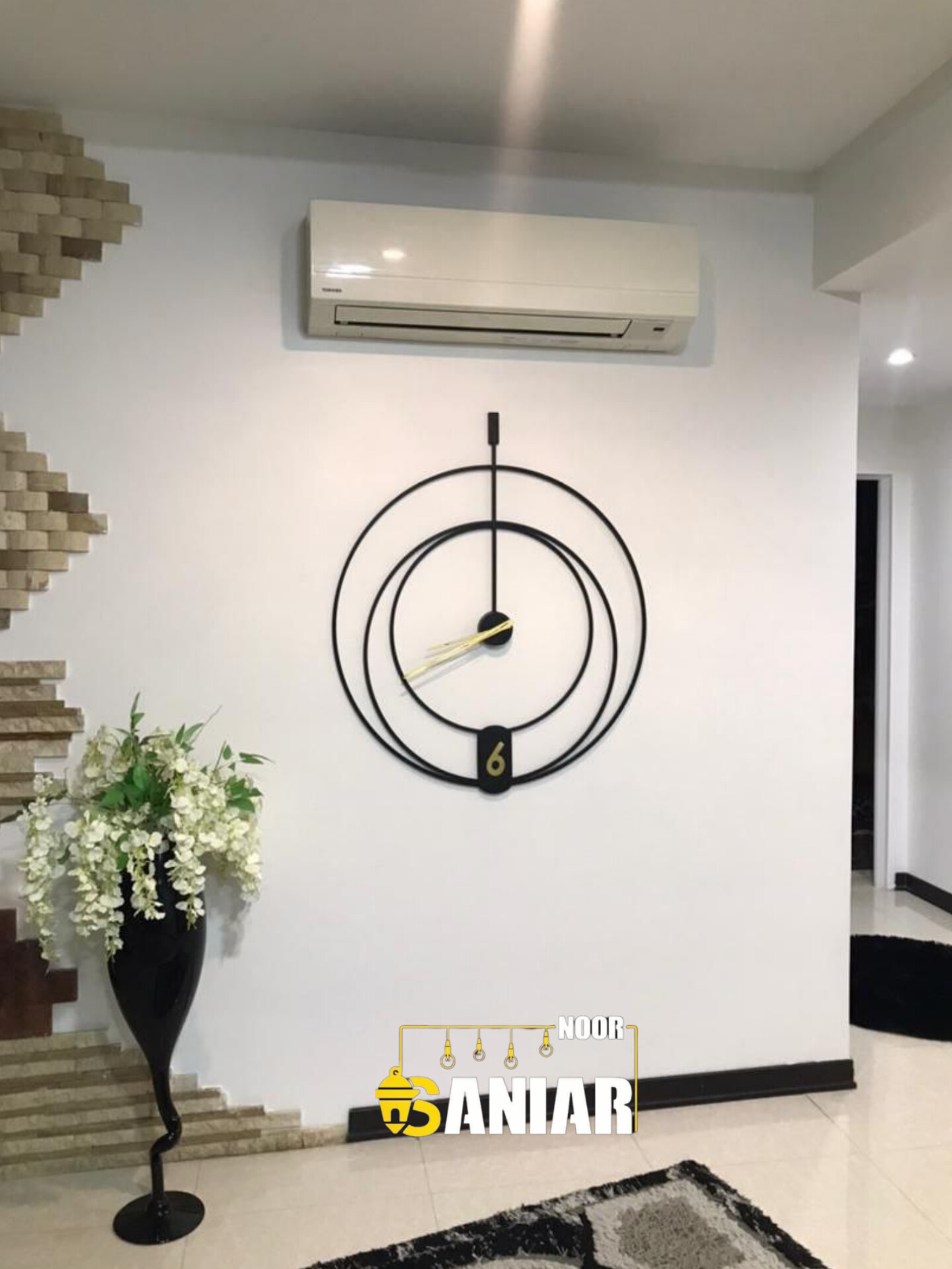 ساعت دیواری فلزی دایره‌ای